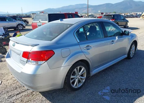 2014 Subaru Legacy 2.5I Premium z USA, uszkodzony, nr VIN 4S3BMCC64E3030221